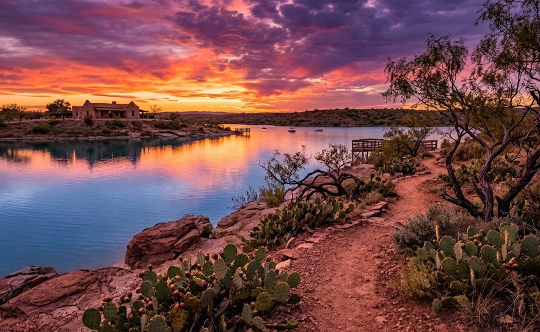 Lake Casa Blanca: The Desert Oasis of Laredo